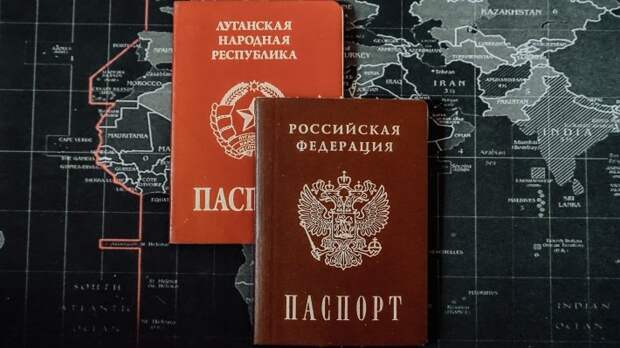 Жители Донбасса создают очереди у пунктов приема документов на российское гражданство