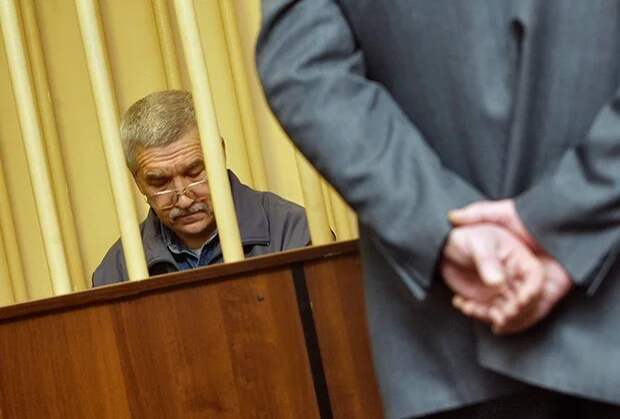 В течение почти семи лет полковник СВР Александр Запорожский передавал секретные данные в Штаты, а в замен ЦРУ вложило в него значительные средства.-3