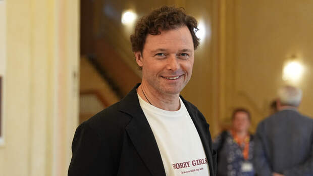 «Про тело знает все»: актер Илья Носков об удовольствиях жизни и молодой супруге