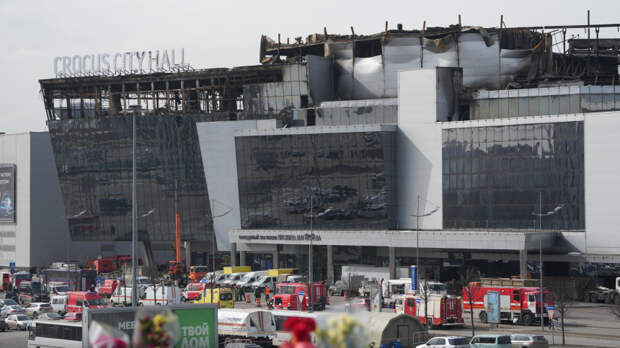 «Теперь мы муж и жена»: истории выживших в теракте «Крокус Сити Холла»