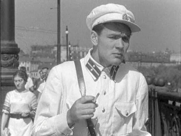 Всеволод Санаев, кадр из фильма «Девушка с характером». / Фото: www.kino-teatr.ru Всеволод Санаев, кадр из фильма «Девушка с характером». / Фото: www.kino-teatr.ru
