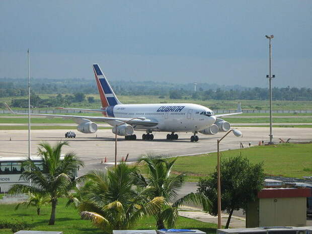 На снимке Википедии самолет, который вылетает из Гаваны.