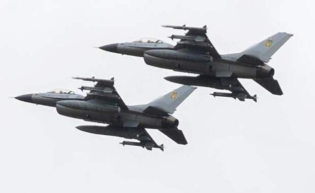 «Пощады не ждите»: Мария Захарова посоветовала сбитым голландским и американским летчикам в плен не попадать