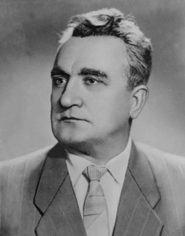 Знаменитые михайловичи. Рябчиков Дмитрий Иванович академик. Рябчиков Александр Иванович. Рябчиков репортер. Форд Юрия Севидова.