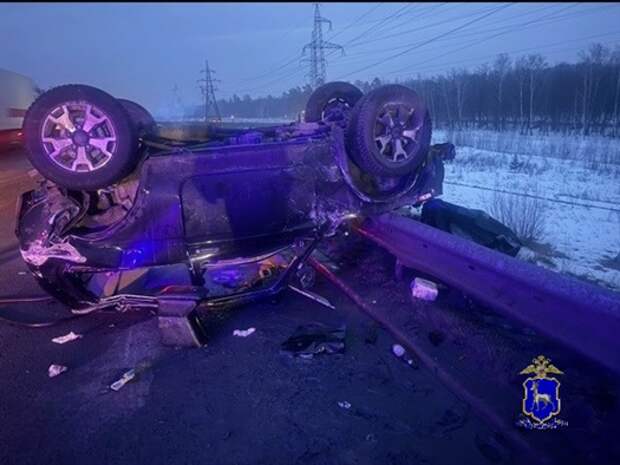 Девушка и ее пассажир покалечились в ДТП с «Нивой» и Infiniti под Самарой