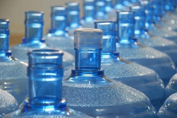 Из Адыгеи в зону СВО отправлено 10 тонн бутилированной воды