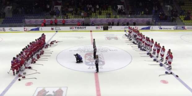 Хоккеистки сборной России исполнили гимн, заставив замолчать чешских болельщиков