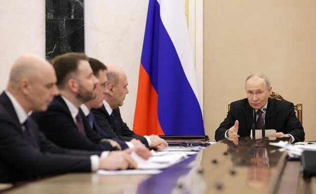 Почему допущено такое отставание? Путину надоел «изюм из булки», которым его потчуют министры