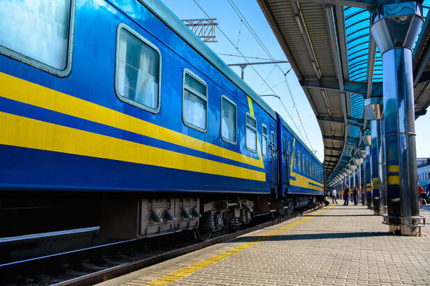 Объекты "Украинских железных дорог" повреждены в Днепропетровской области
