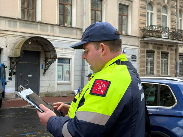 В ЗакСе не стали слушать депутатов о перекладывании ответственности за парковки