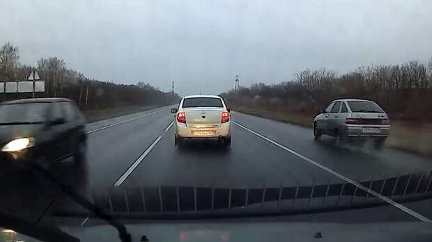 Эффектное самоустранение обочечника в Отрадном авария, авто, авто авария, видео, дтп, карма, лада, обочечник