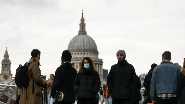 В Британии за сутки выявили более 12 тысяч случаев коронавируса
