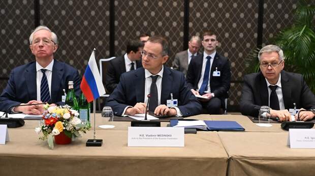 Песков: члены российской делегации на переговорах доложат Путину об их итогах