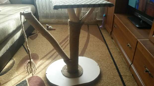 20. Котейка уже заценила возможности когтеточки и платформы сверху. Сказала ей нравится ))). 20. Котейка уже заценила возможности когтеточки и платформы сверху. Сказала ей нравится ))). животные, коты, своими руками, сделай сам