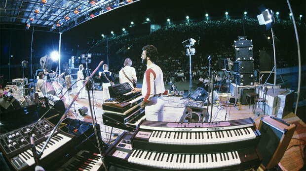 Любовный треугольник и печальный финал: драмы Людмилы Барыкиной