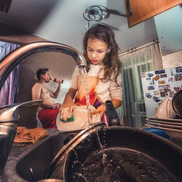 Папа и дочка отправляли самый лучший фотоотчет для мамы в командировке