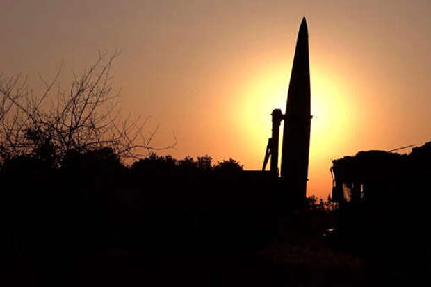 Bloomberg: европейские военные ведут переговоры о создании ядерного оружия