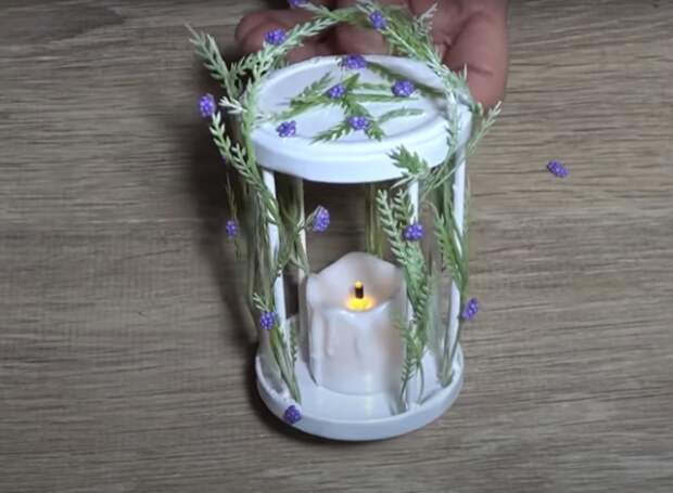 Декоративный фонарь из старых консервных крышек