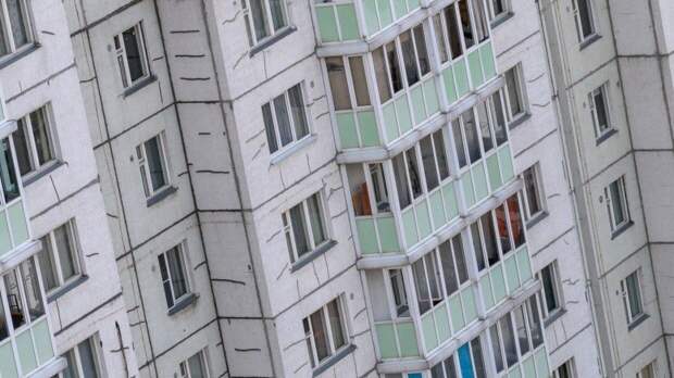 Девушка выпала из окна 11 этажа в Казани