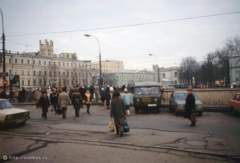 Москва 90–х Вспомним, как это было: Какой была Москва в 90-е годы