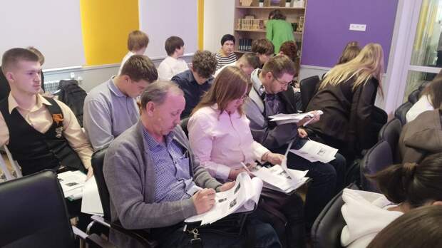 Сотрудники медиахолдинга "Крымская газета" приняли участие в акции "Диктант Победы"