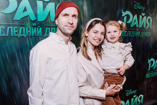 «Нельзя ребёнка постоянно держать при себе»: Иван Добронравов о воспитании через сепарацию