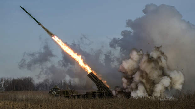 Гаубицу боевиков ВСУ смело «Ураганом». Лучшее видео из зоны СВО