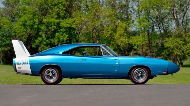 Dodge Charger Daytona 1969 — первый гоночный автомобиль NASCAR, преодолевший рубеж скорости в 200 миль/ч