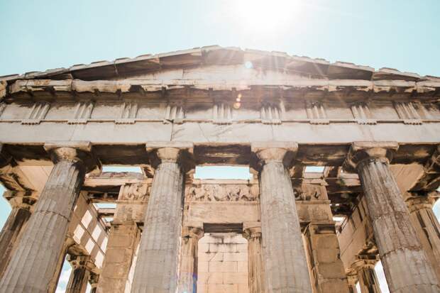 В Афинах начнут бороться с неконтролируемым наплывом туристов