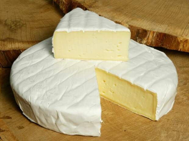 Заморский сыр хоть и пахнет странно для славян, зато сытен и жирен. / Фото: ilikecheese.su