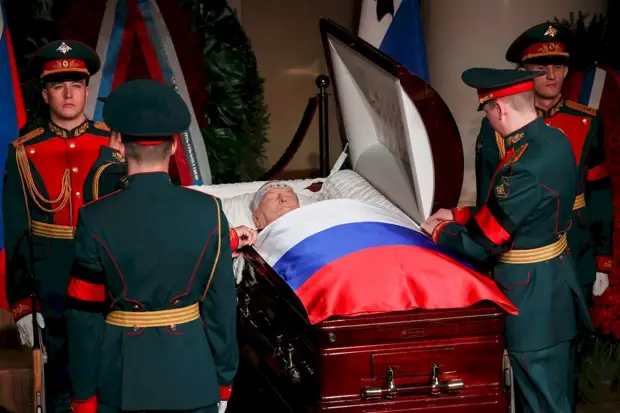 Как в Москве простились с Владимиром Жириновским. Фоторепортаж