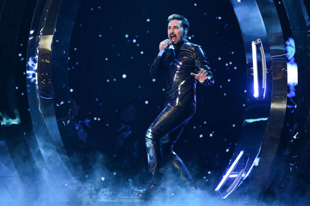 Певец Дима Билан провел для друзей вечеринку по раскрытию пола ребенка