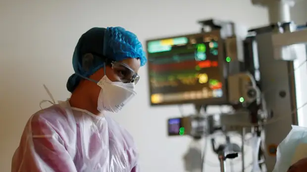 Невролог Комаров рассказал о возможном влиянии COVID-19 на нервную систему