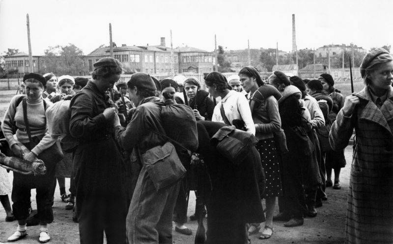 nikogda-ne-sdavatsya-moskovskaya-panika-1516-oktyabrya-1941-goda-05