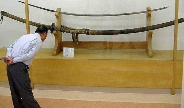 20. Самый длинный японский меч, выкован в 15 веке, длина 377 см, вес 14,5 кг