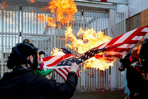 Президент Ирана назвал «израильских королей» правителями демократии в США