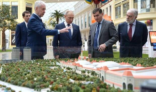 собянин и путин 2702