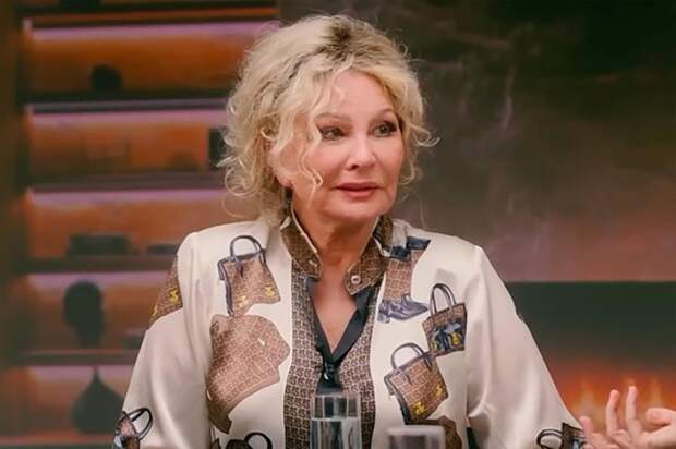 «Мне разрезали там, где я не просила»: Веденеева спустя 15 лет рассказала, как пластика в Париже изуродовала ее лицо