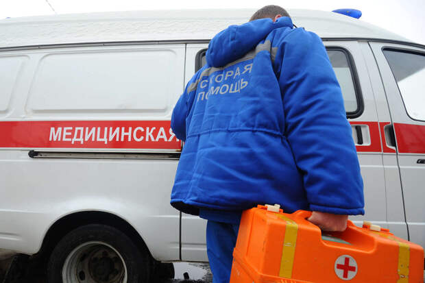 Mash: в Нижнем Новгороде прохожие нашли школьницу под окнами девятиэтажки