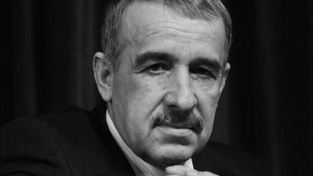 Умер чеченский писатель и драматург Муса Ахмадов