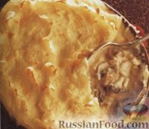 Фото к рецепту: Рыба с грибами, запеченная под картофельным пюре