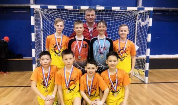 Юные оренбуржцы взяли "серебро" на Первенстве России по мини-футболу