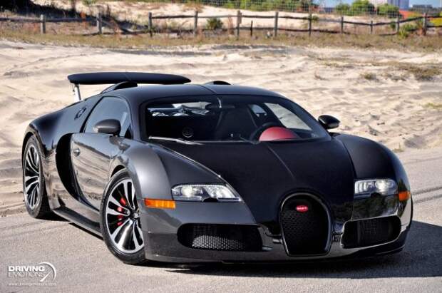 В то время Bugatti Veyron был одним из немногих автомобилей, развивающих более 1000 л.с.  Кроме того, это был самый быстрый серийный автомобиль на планете, после того как в апреле 2005 года он развил 407 км / ч.  Veyron остается одним из самых заметных достижений автомобильной промышленности, его продажи составили почти 2,2 миллиона долларов (1,86 миллиона евро).