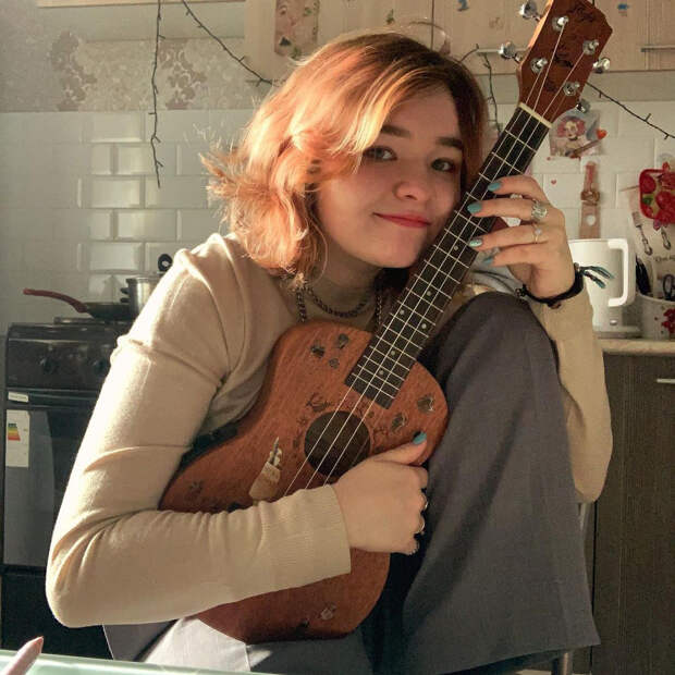 Как «не самая популярная девочка в классе» стала самой популярной исполнительницей