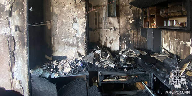 9 человек спасли с верхних этажей горящей многоэтажки в Энгельсе