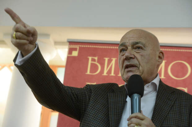 Познер призвал не отвечать Америке на признание RT иностранным агентом