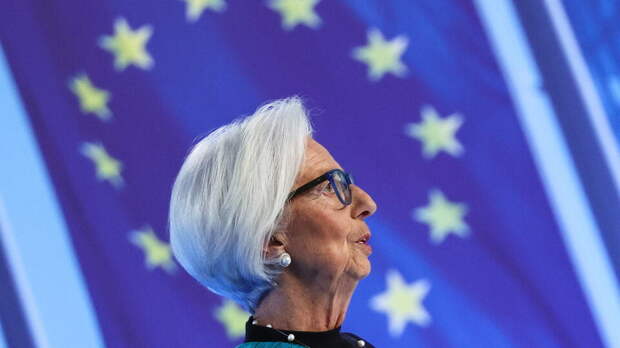 FT: глава ЕЦБ получает зарплату более чем на 50% выше, чем указала в отчетах