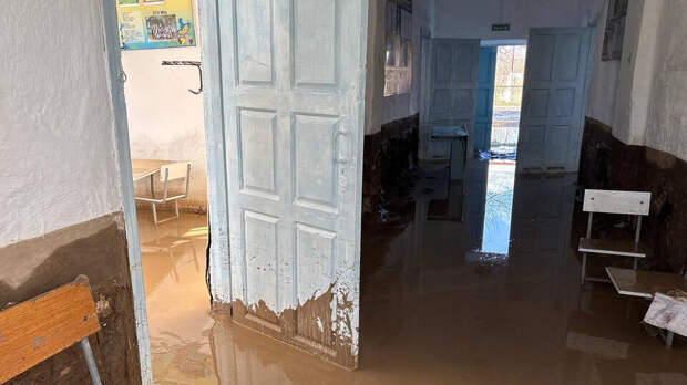 Школа ушла под воду после сильных дождей в Дагестане