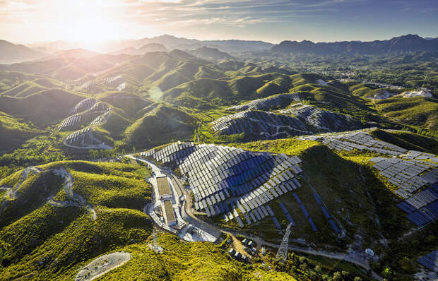 Солнечные панели на южных склонах Китая