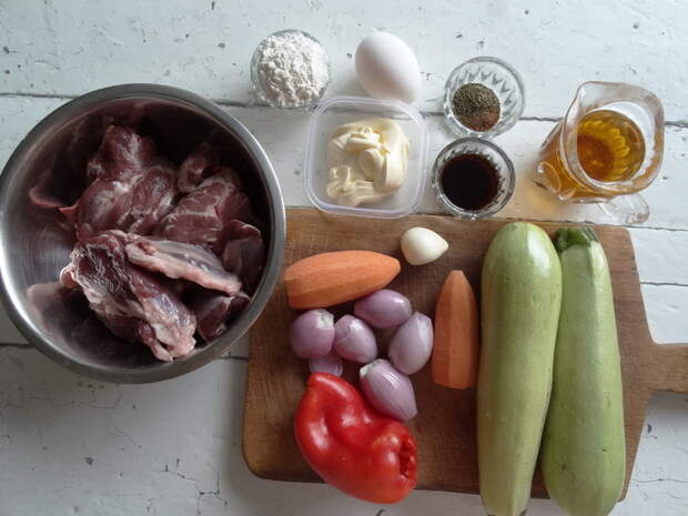 Мой обалденный мясной рулет. Лепёшку-основу готовлю из кабачков и моркови и это просто находка